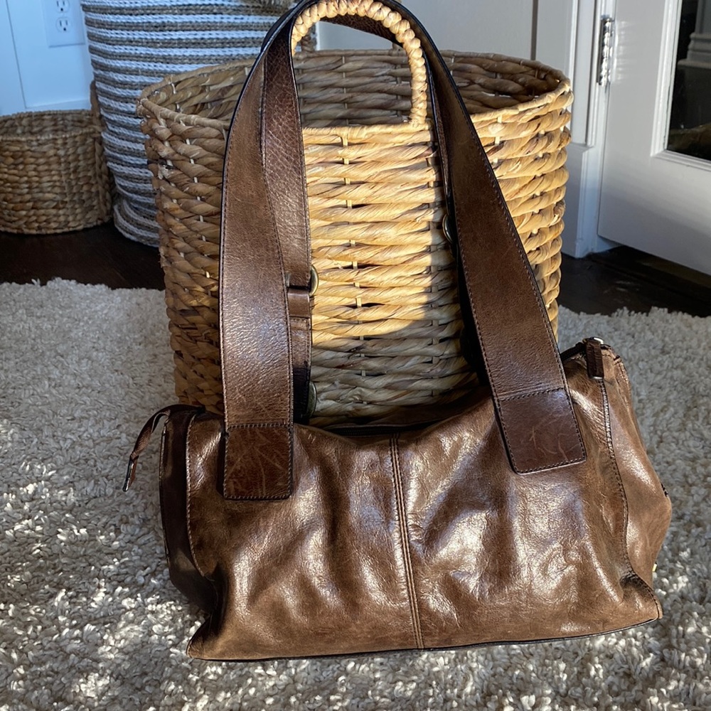 Perlina Leather Tote - Picture 5 of 16